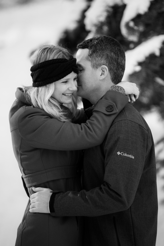 
Snow Engagement Session in Lake Tahoe - A Winter Wonderland
