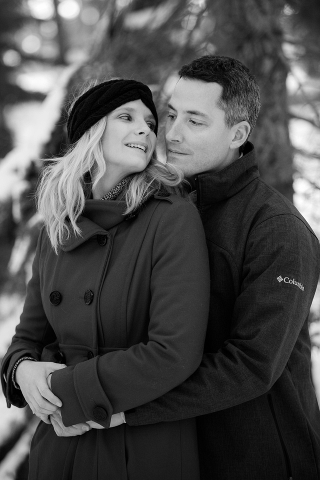 
Snow Engagement Session in Lake Tahoe - A Winter Wonderland
