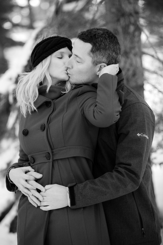 
Snow Engagement Session in Lake Tahoe - A Winter Wonderland
